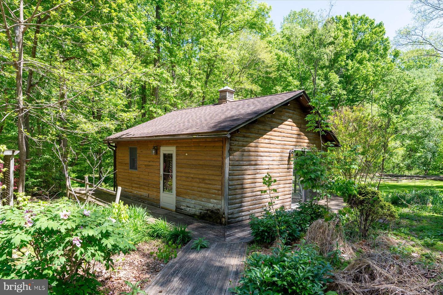 5742 Brooks Woods Rd Property Photo 33