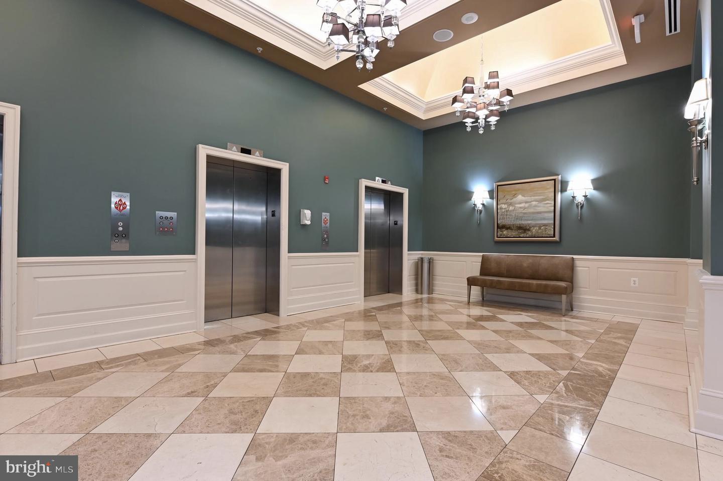1915 Towne Centre Blvd #502 Property Photo 3
