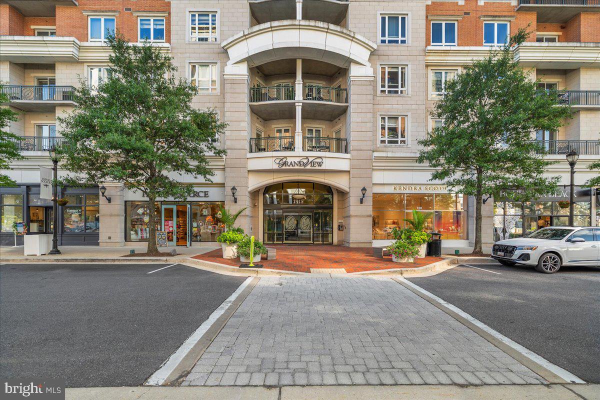 1915 Towne Centre Blvd #502 Property Photo 5