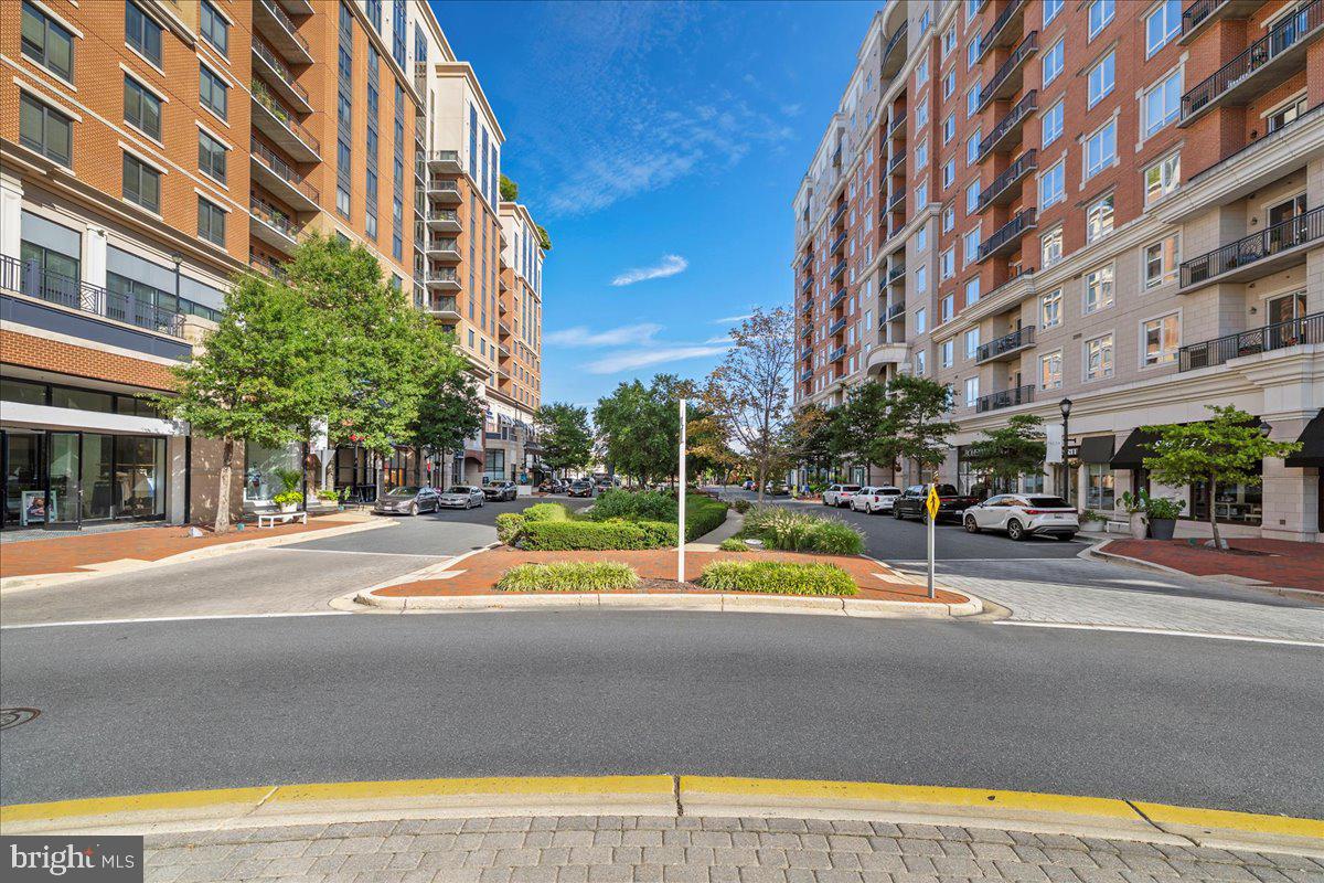 1915 Towne Centre Blvd #502 Property Photo 21
