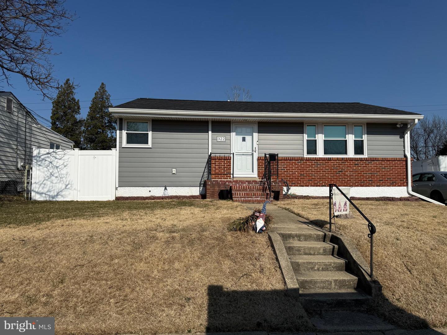 322 Cheddington Rd Property Photo 1