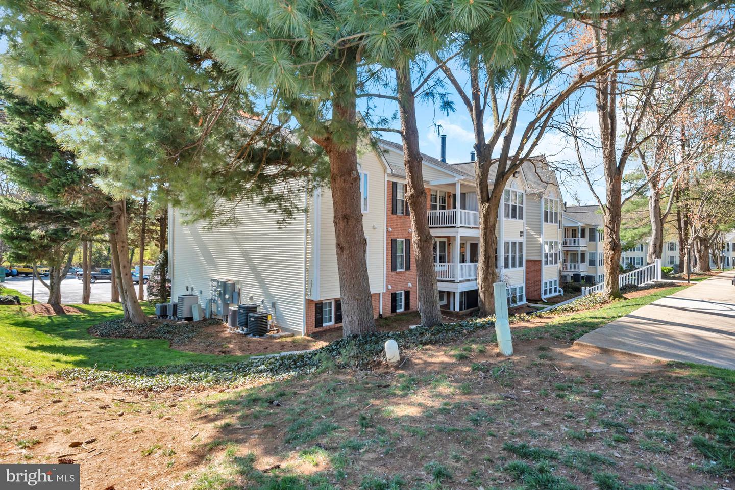826 Southern Hills Dr #j-10f Property Photo 2