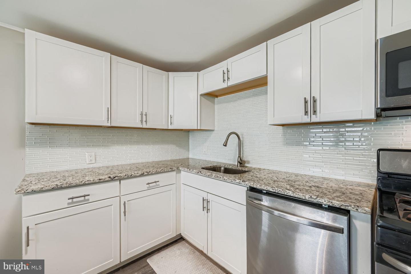 515 Taney Ave Property Photo 8