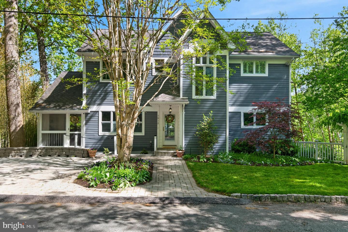 1812 Shore Dr Property Photo 1