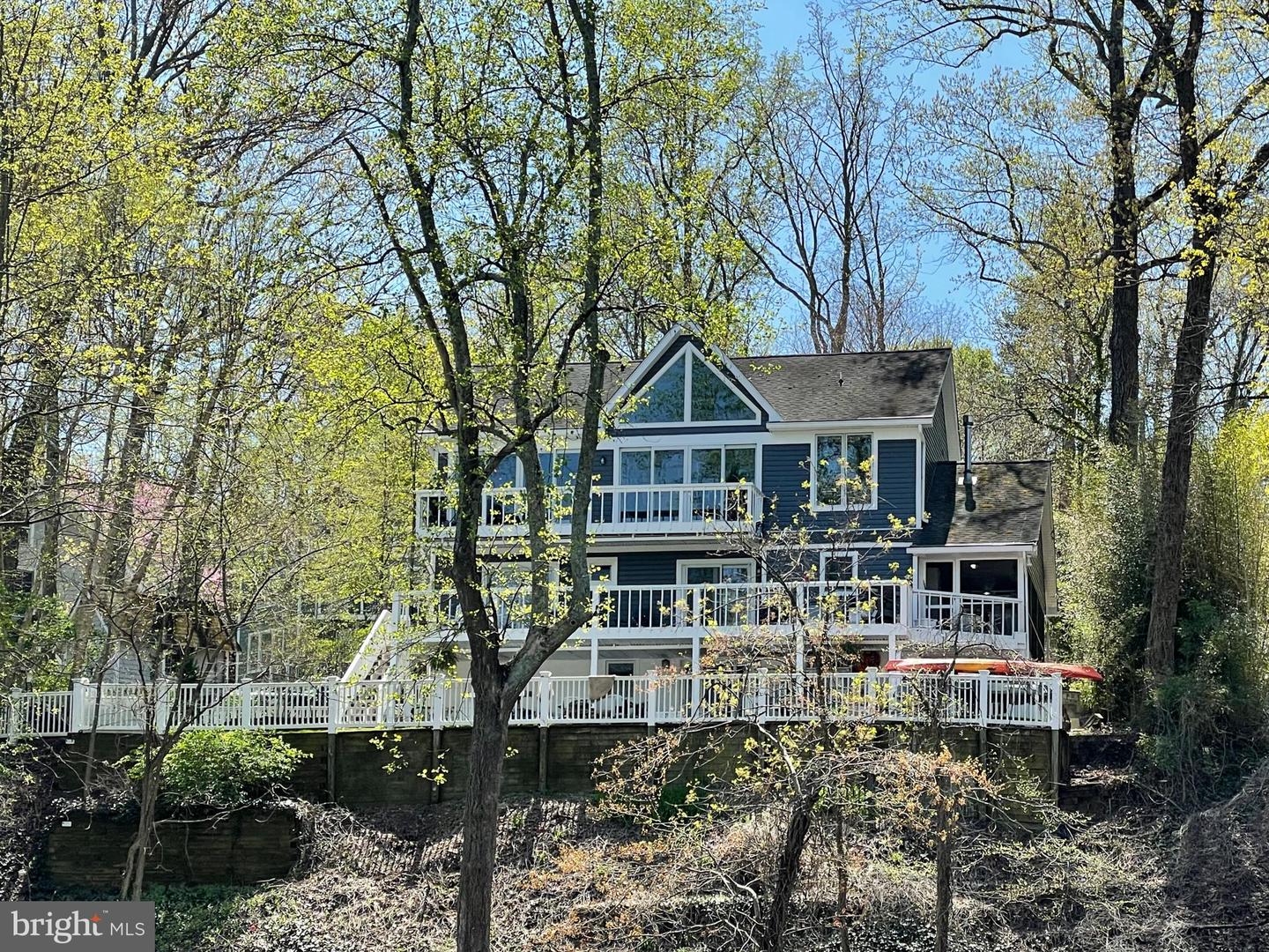 1812 Shore Dr Property Photo 6