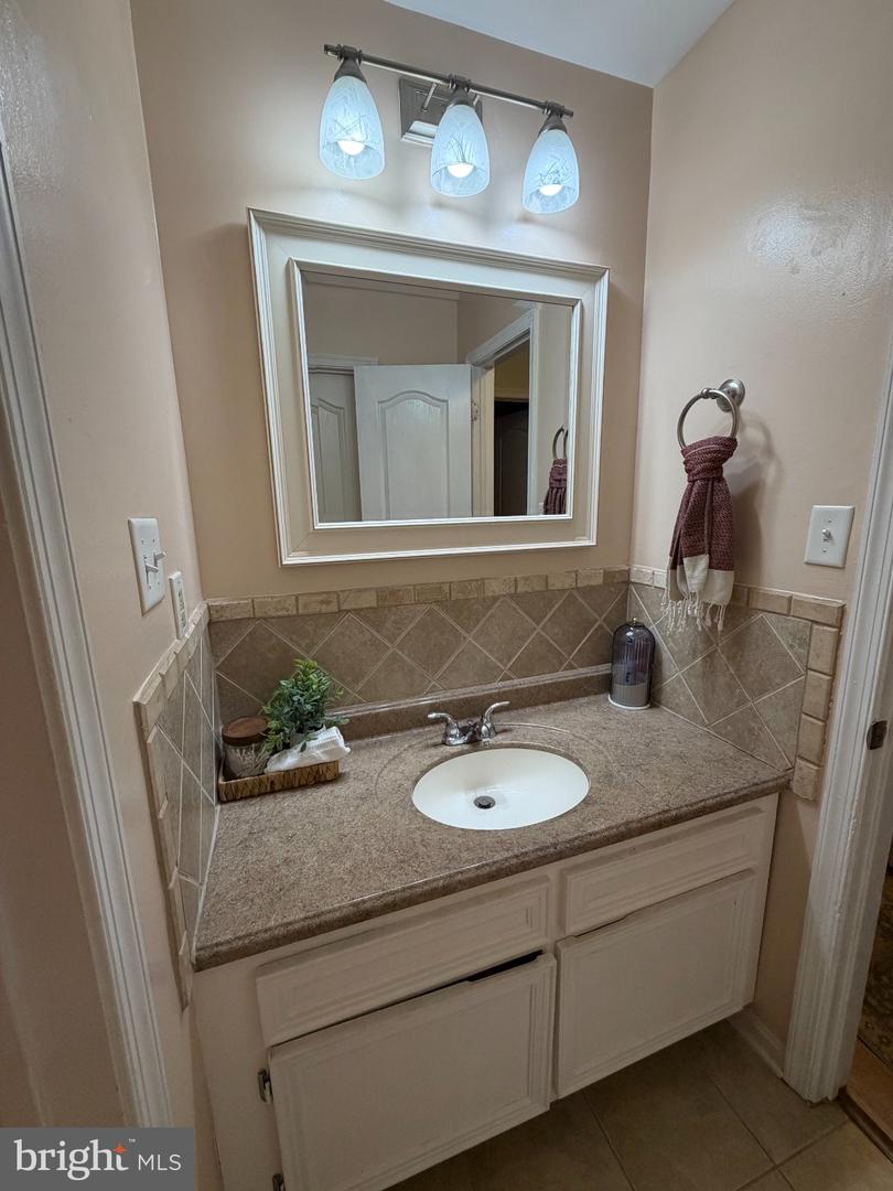 1542 Lowell Ct Property Photo 19