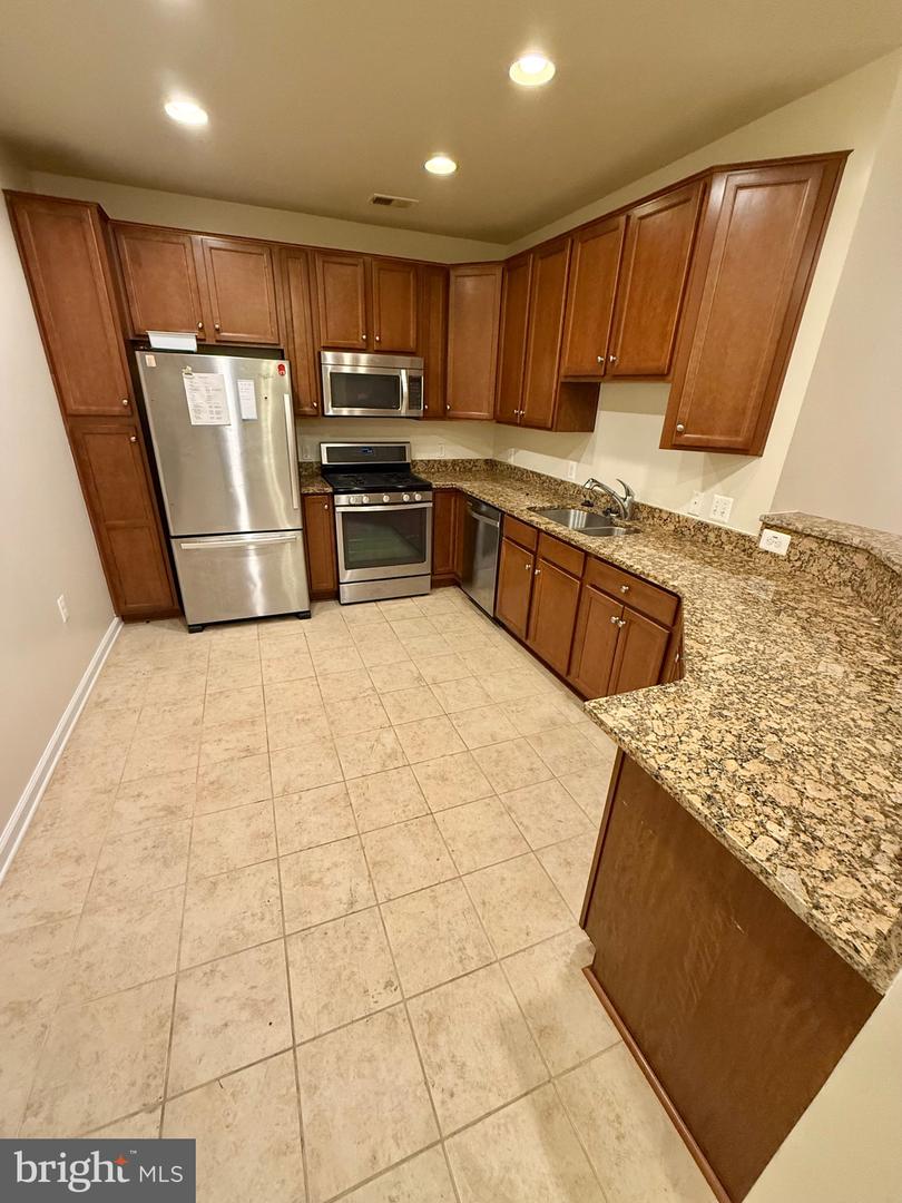 1406 Wigeon Way #303 Property Photo 3