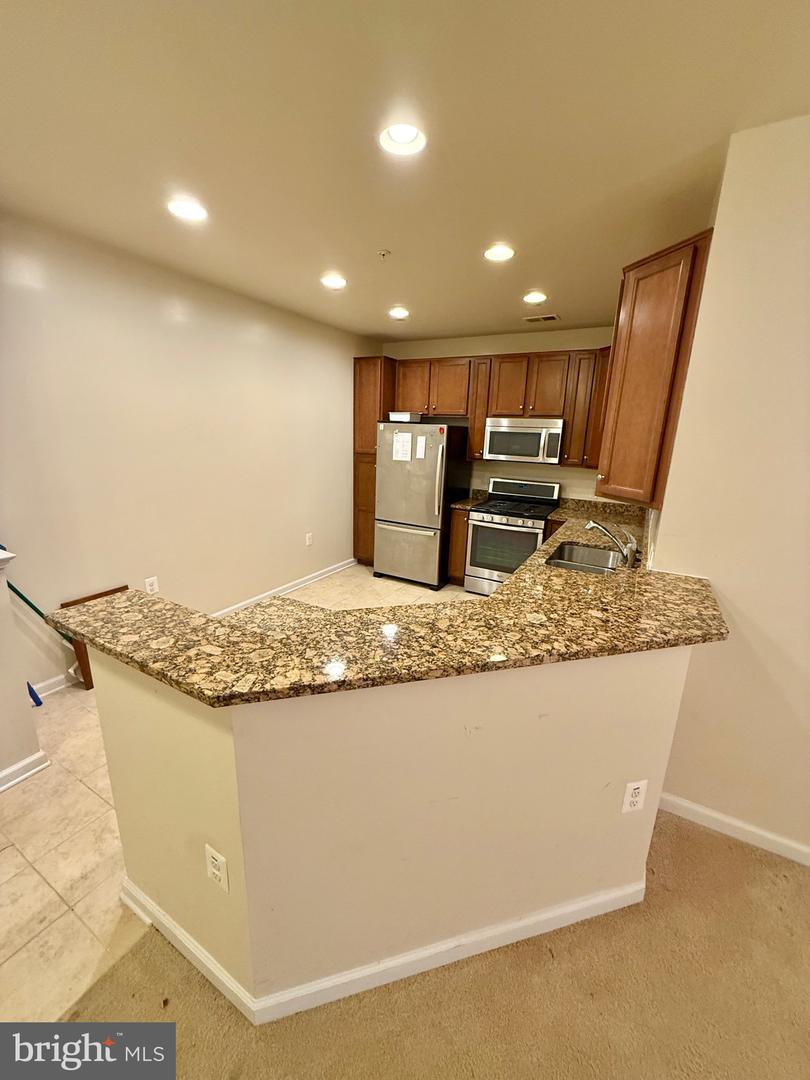 1406 Wigeon Way #303 Property Photo 4