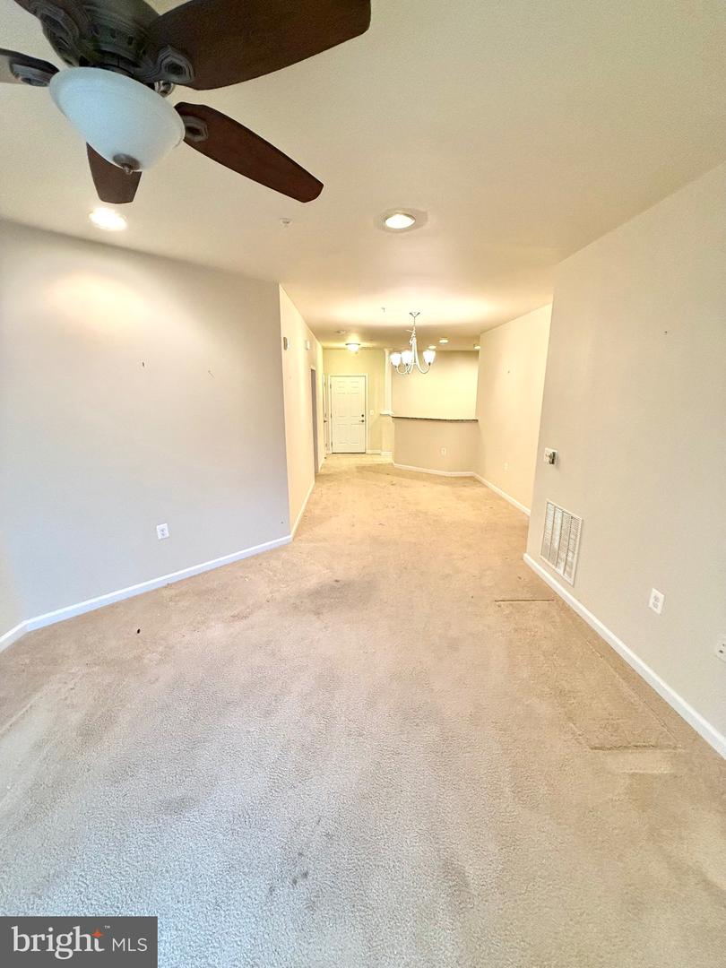 1406 Wigeon Way #303 Property Photo 6