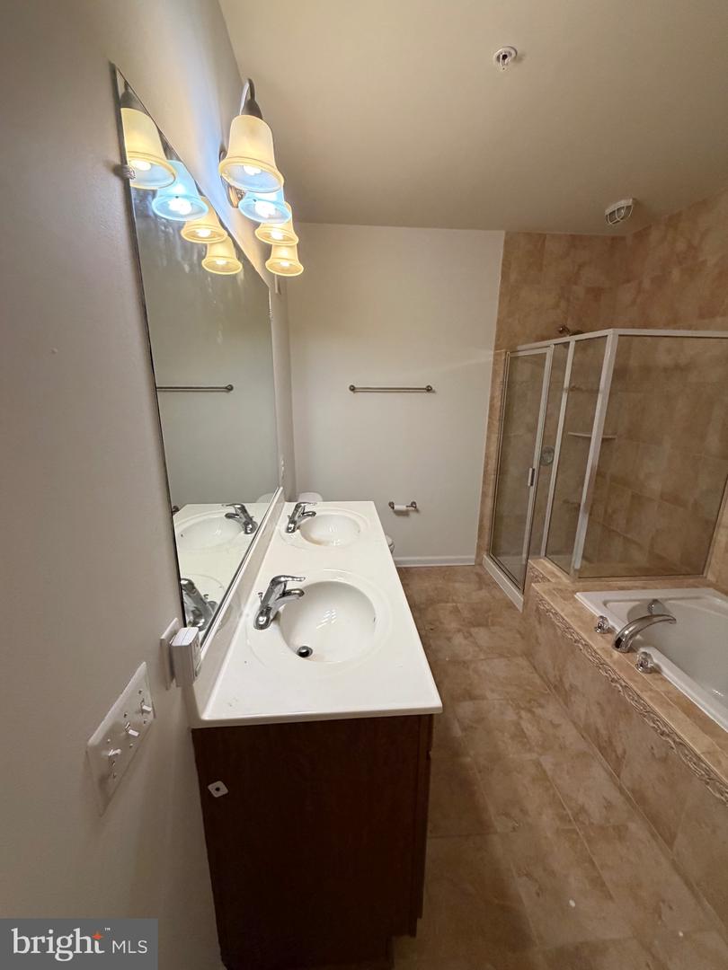 1406 Wigeon Way #303 Property Photo 17