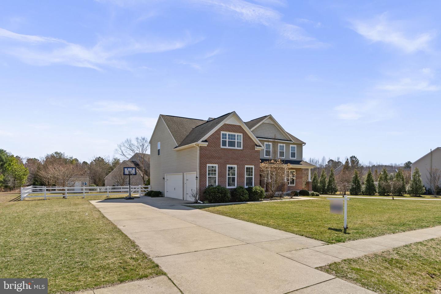 1413 Della Way Property Photo 2