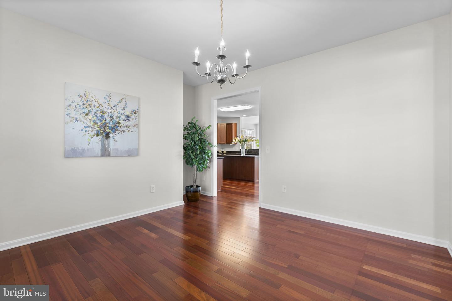 1413 Della Way Property Photo 8