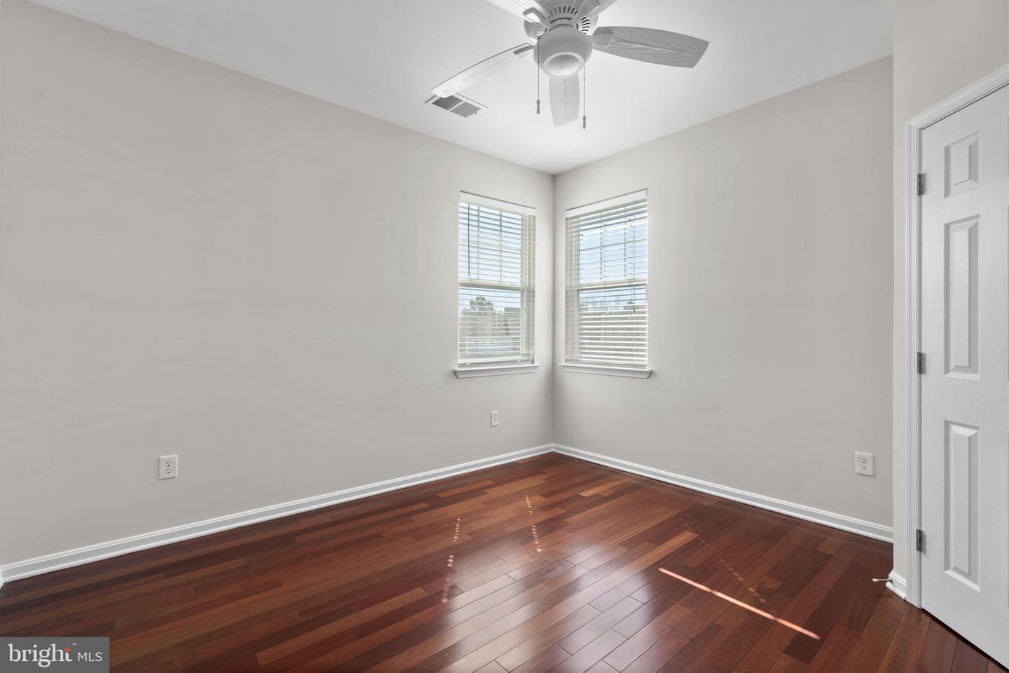 1413 Della Way Property Photo 23