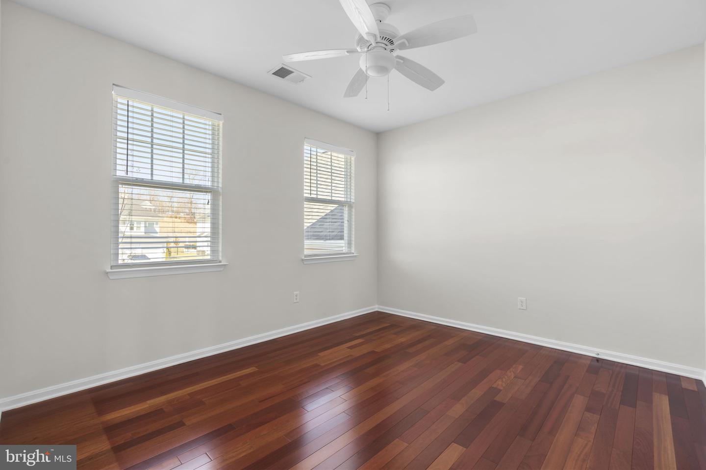 1413 Della Way Property Photo 29