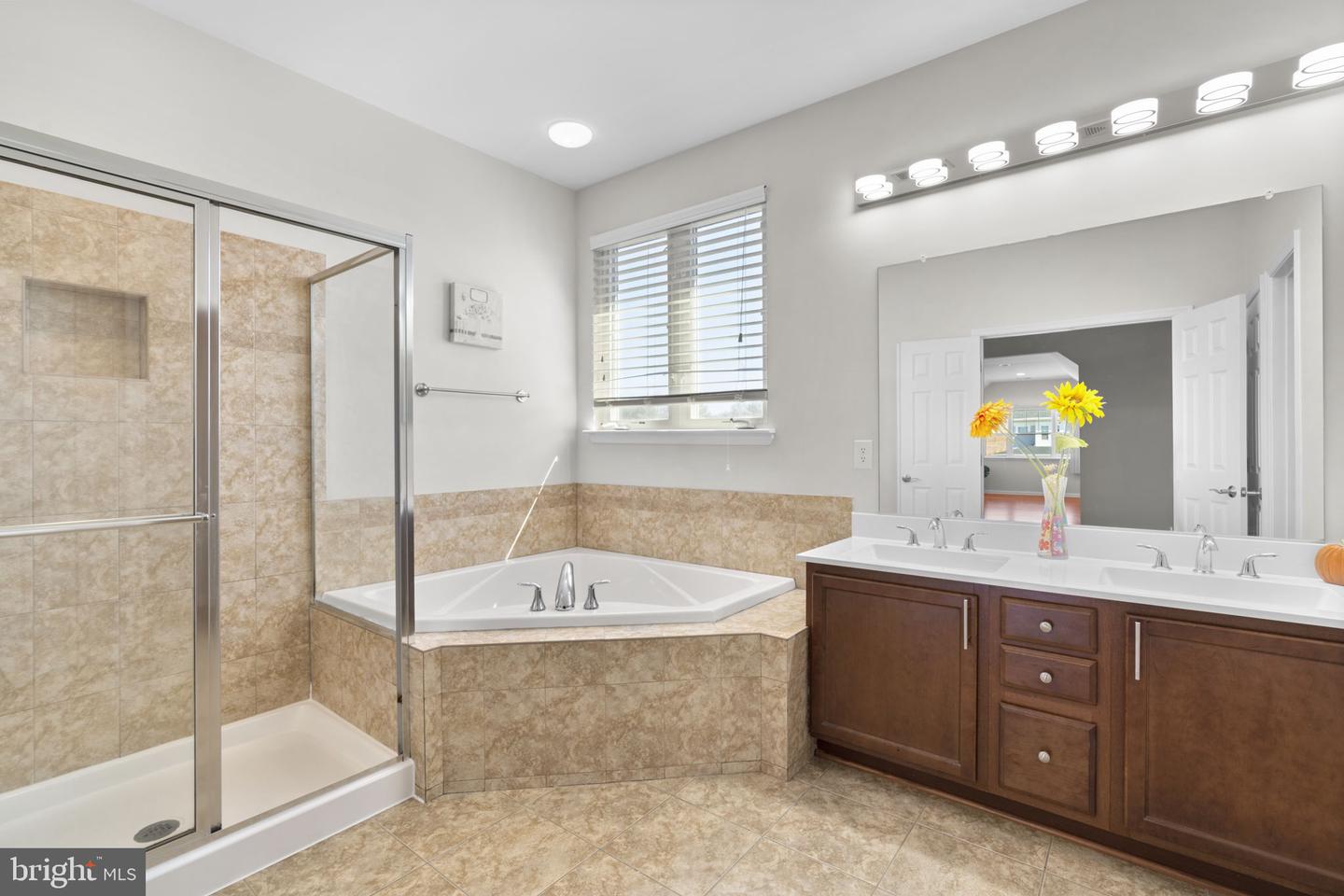 1413 Della Way Property Photo 39