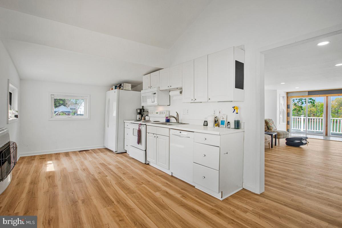 7801 Waterview Property Photo 2