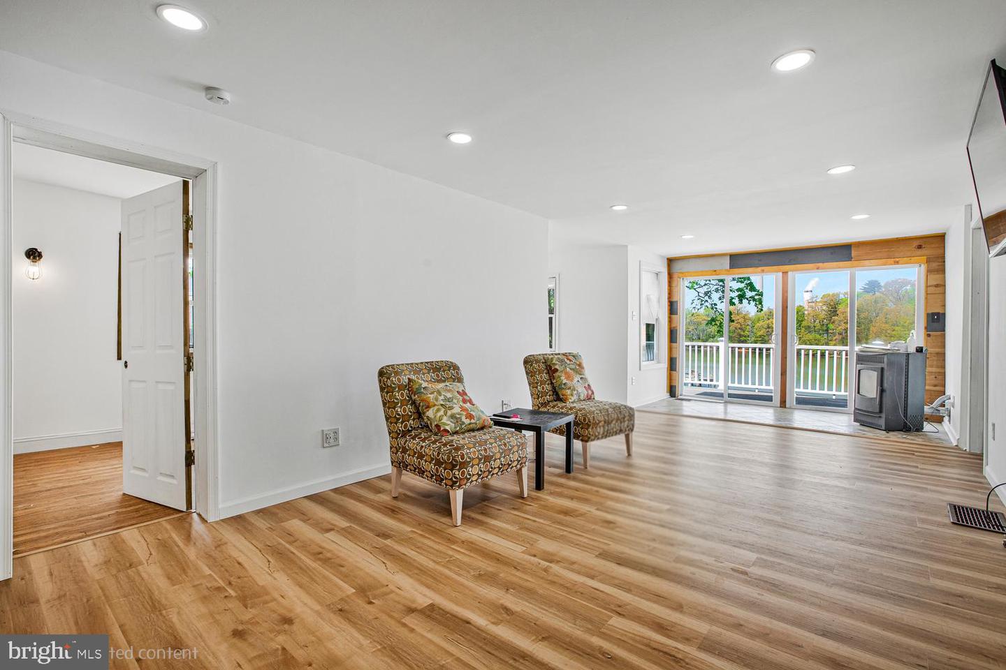 7801 Waterview Property Photo 3