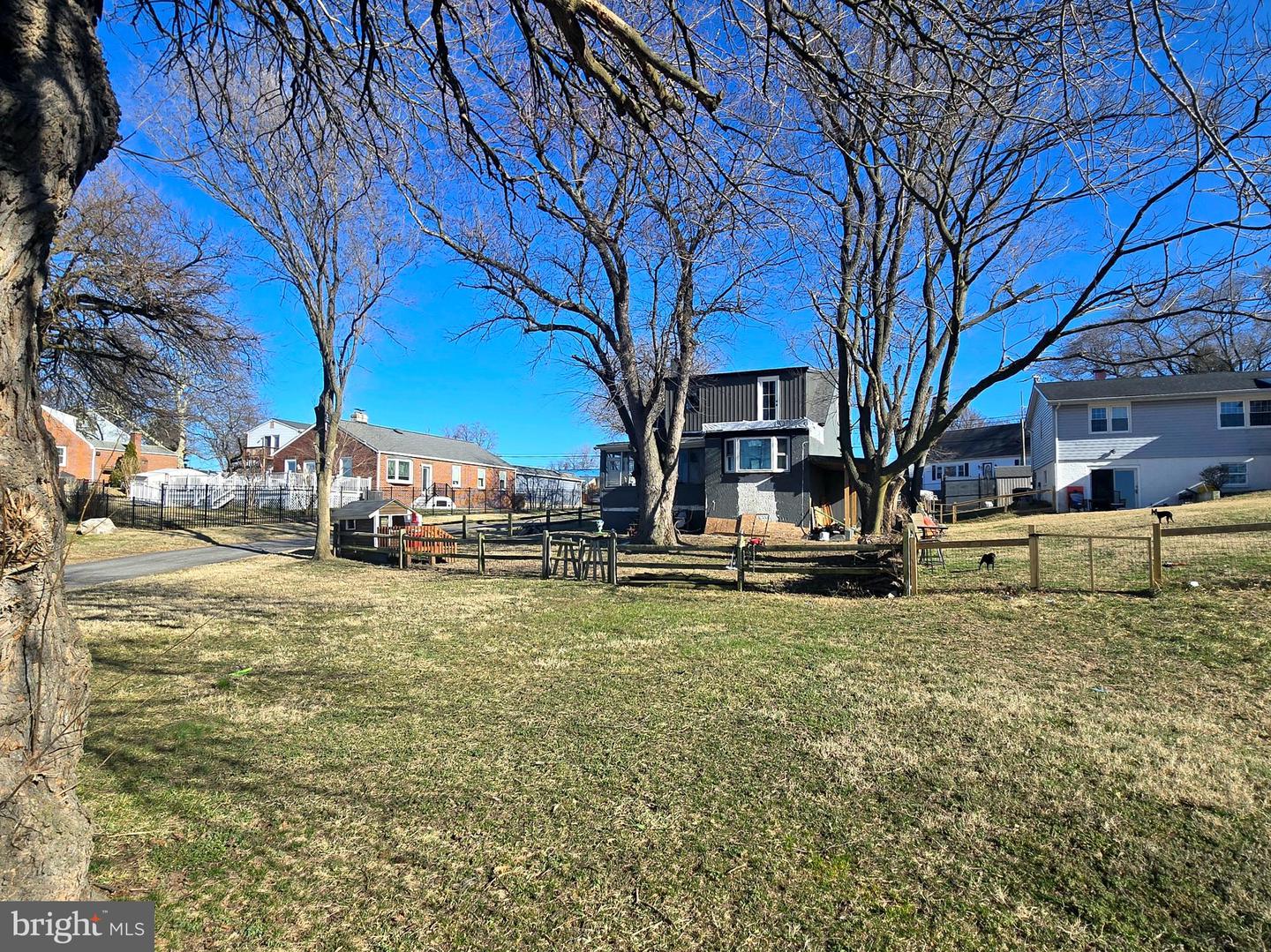 208 Harlem Rd Property Photo 17