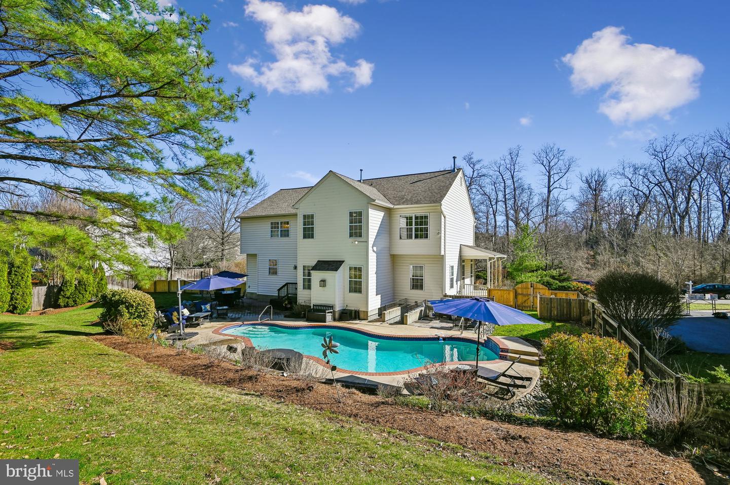3225 Homewood Rd Property Photo 1
