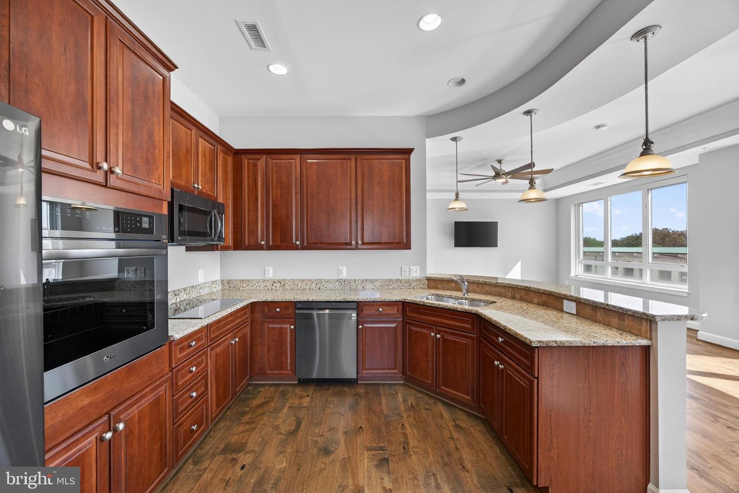 1915 Towne Centre Blvd #403 Property Photo 23
