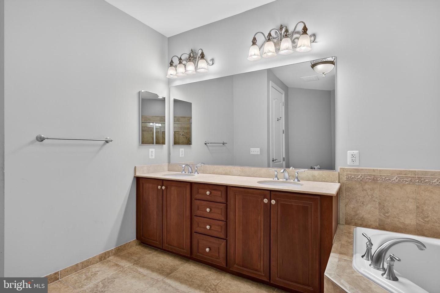 1915 Towne Centre Blvd #403 Property Photo 32