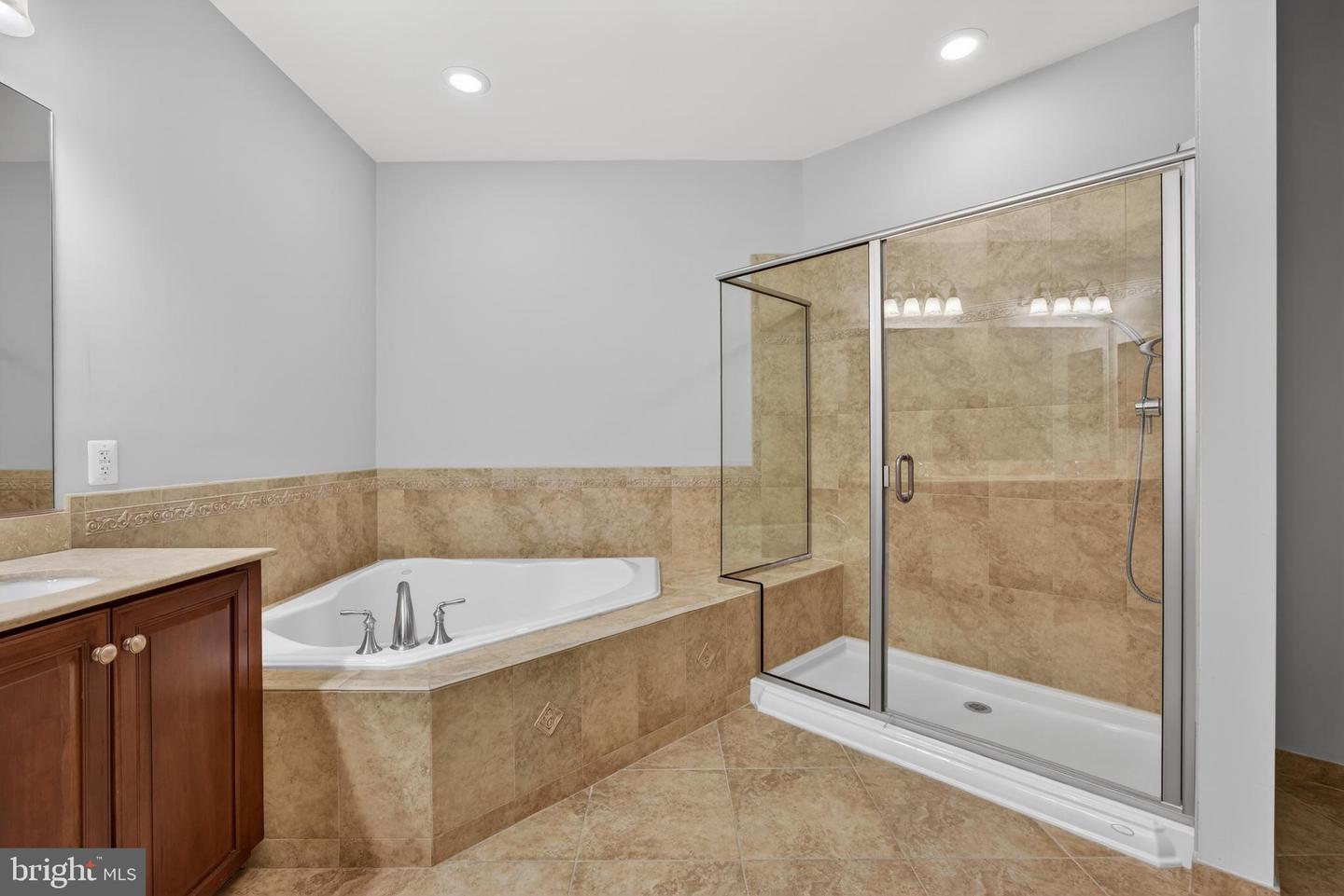 1915 Towne Centre Blvd #403 Property Photo 33