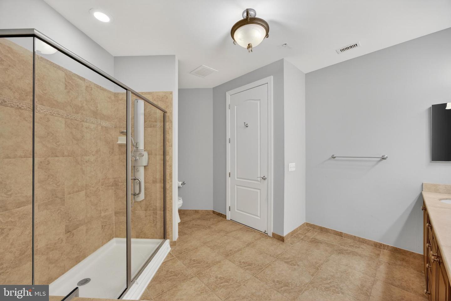 1915 Towne Centre Blvd #403 Property Photo 34