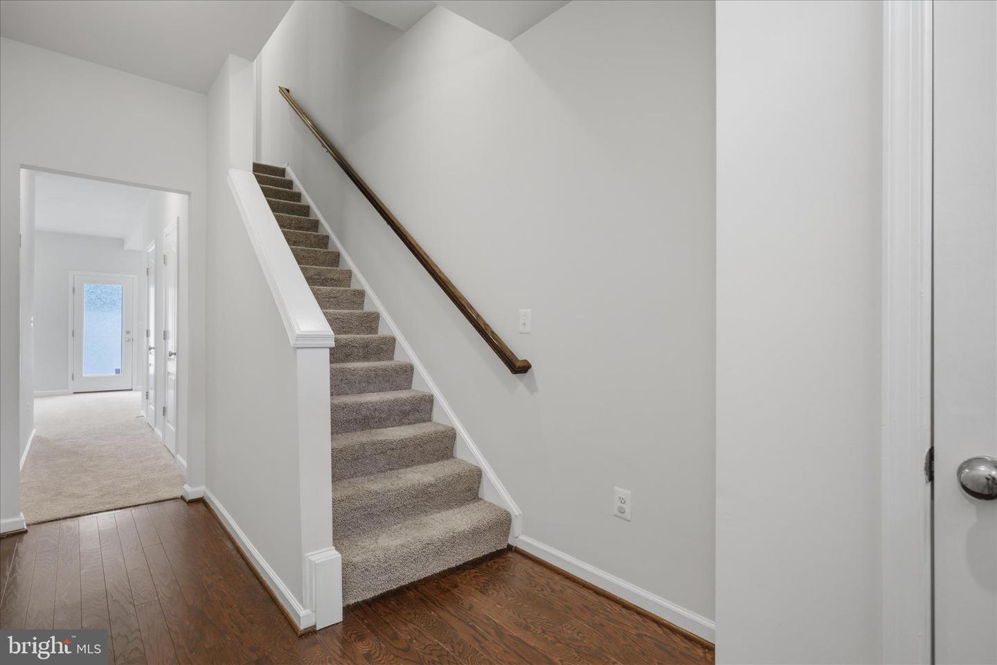 2708 Wessex Cir Property Photo 3