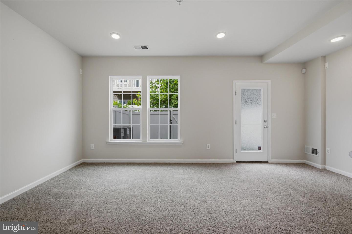 2708 Wessex Cir Property Photo 5