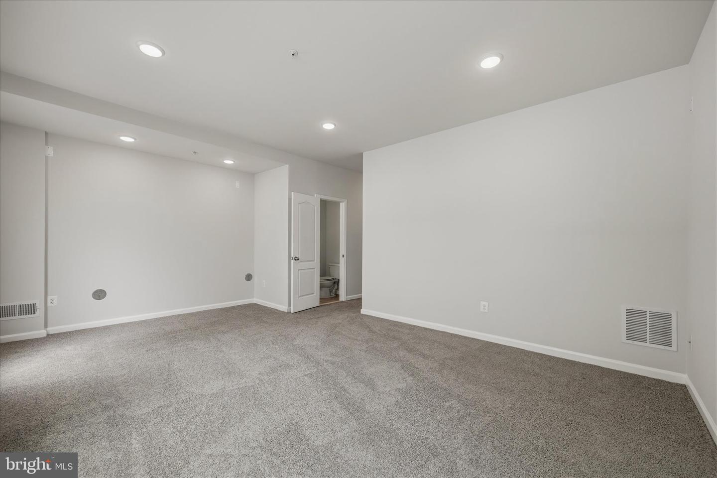 2708 Wessex Cir Property Photo 6