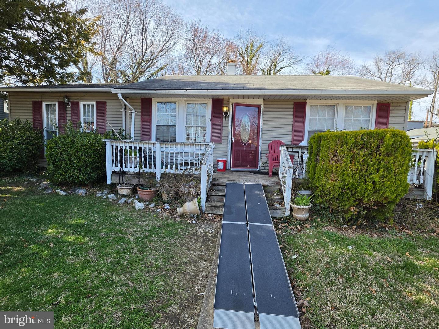 3 CYPRESS RD