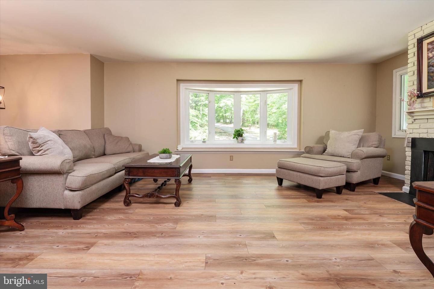 2194 Hallmark Ct Property Photo 10