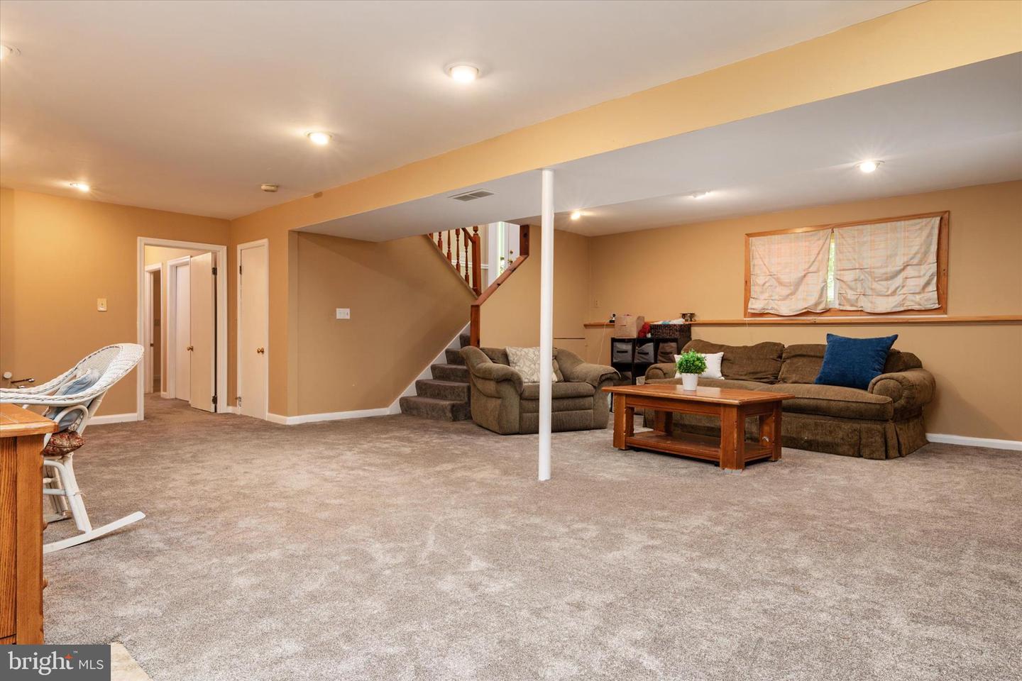 2194 Hallmark Ct Property Photo 23