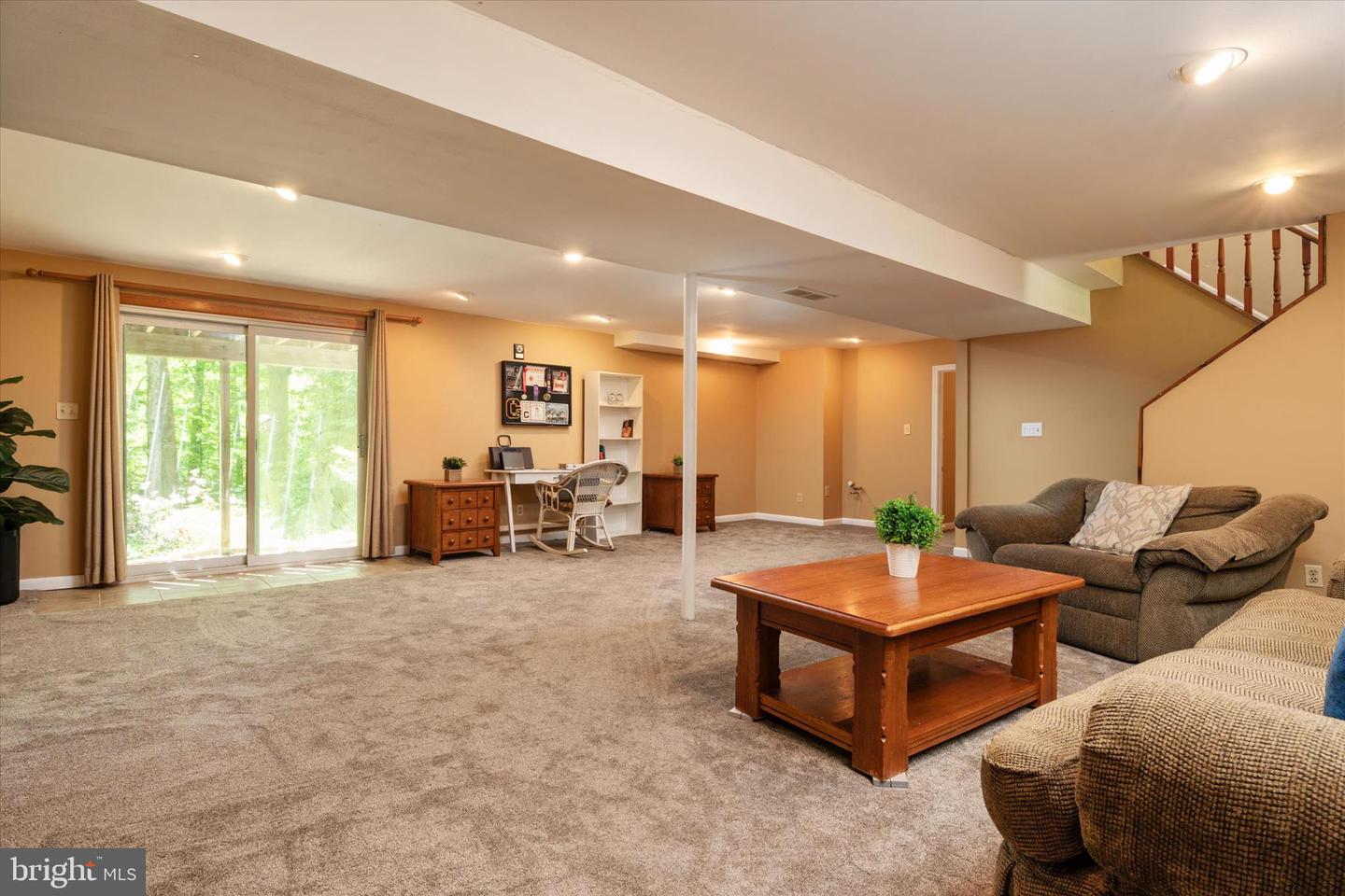 2194 Hallmark Ct Property Photo 24