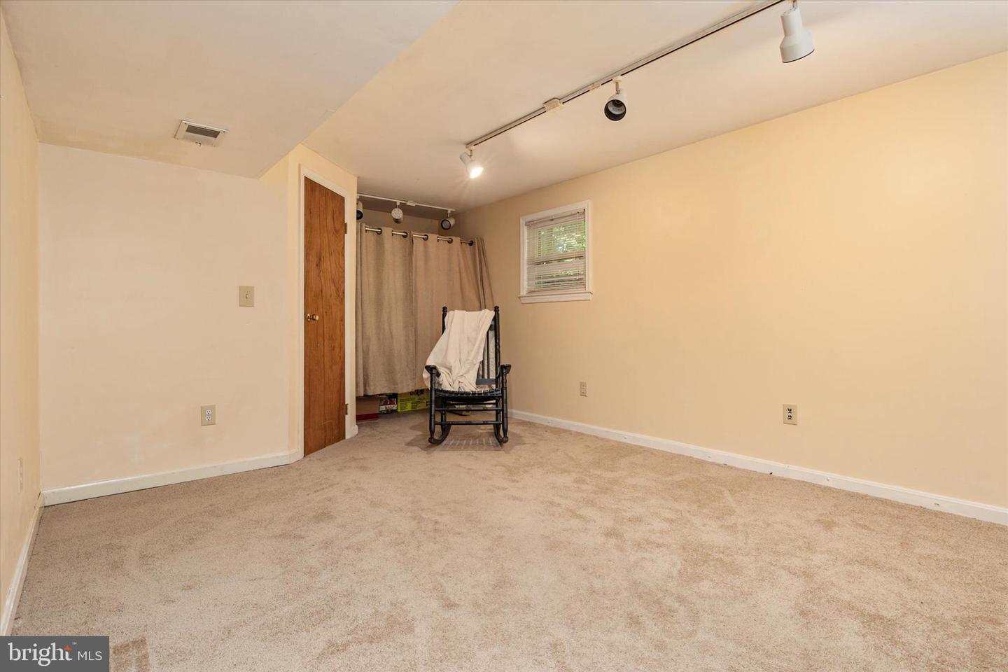 2194 Hallmark Ct Property Photo 26