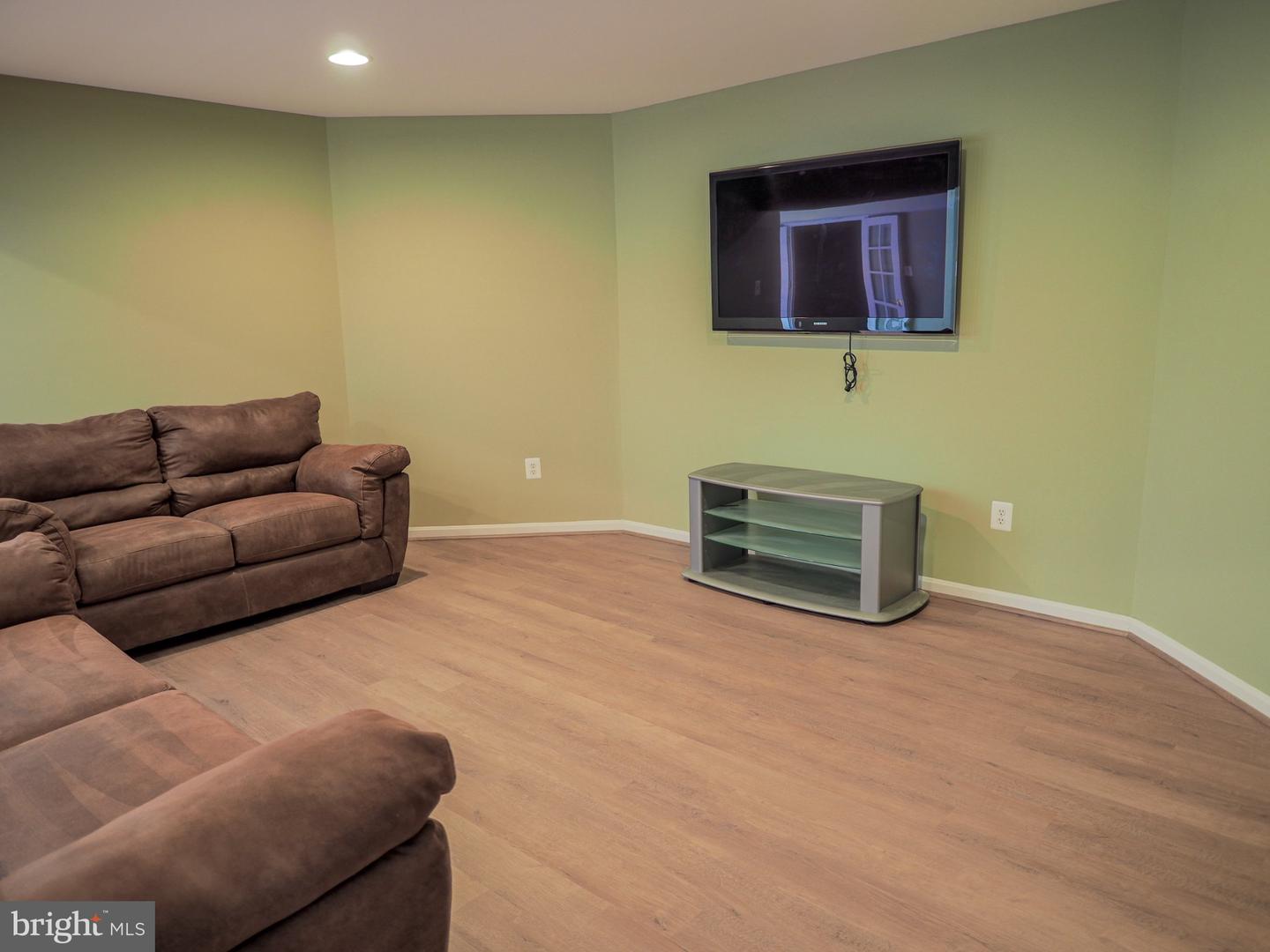 905 Gunnison Ct Property Photo 5