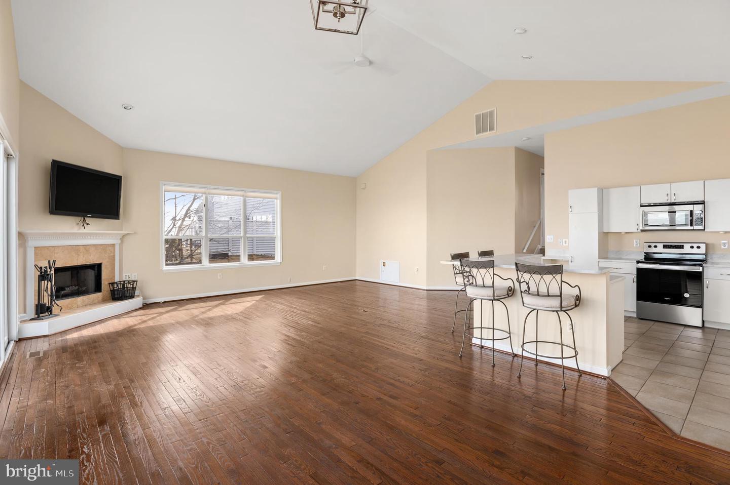 3563 Narragansett Ave Property Photo 11