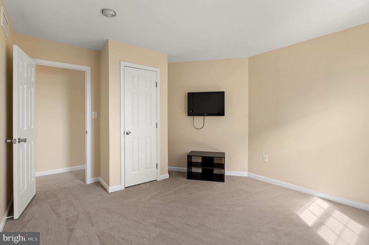 3563 Narragansett Ave Property Photo 24