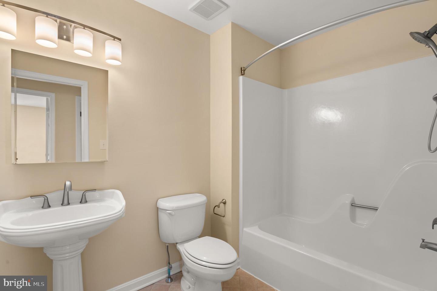 3563 Narragansett Ave Property Photo 25