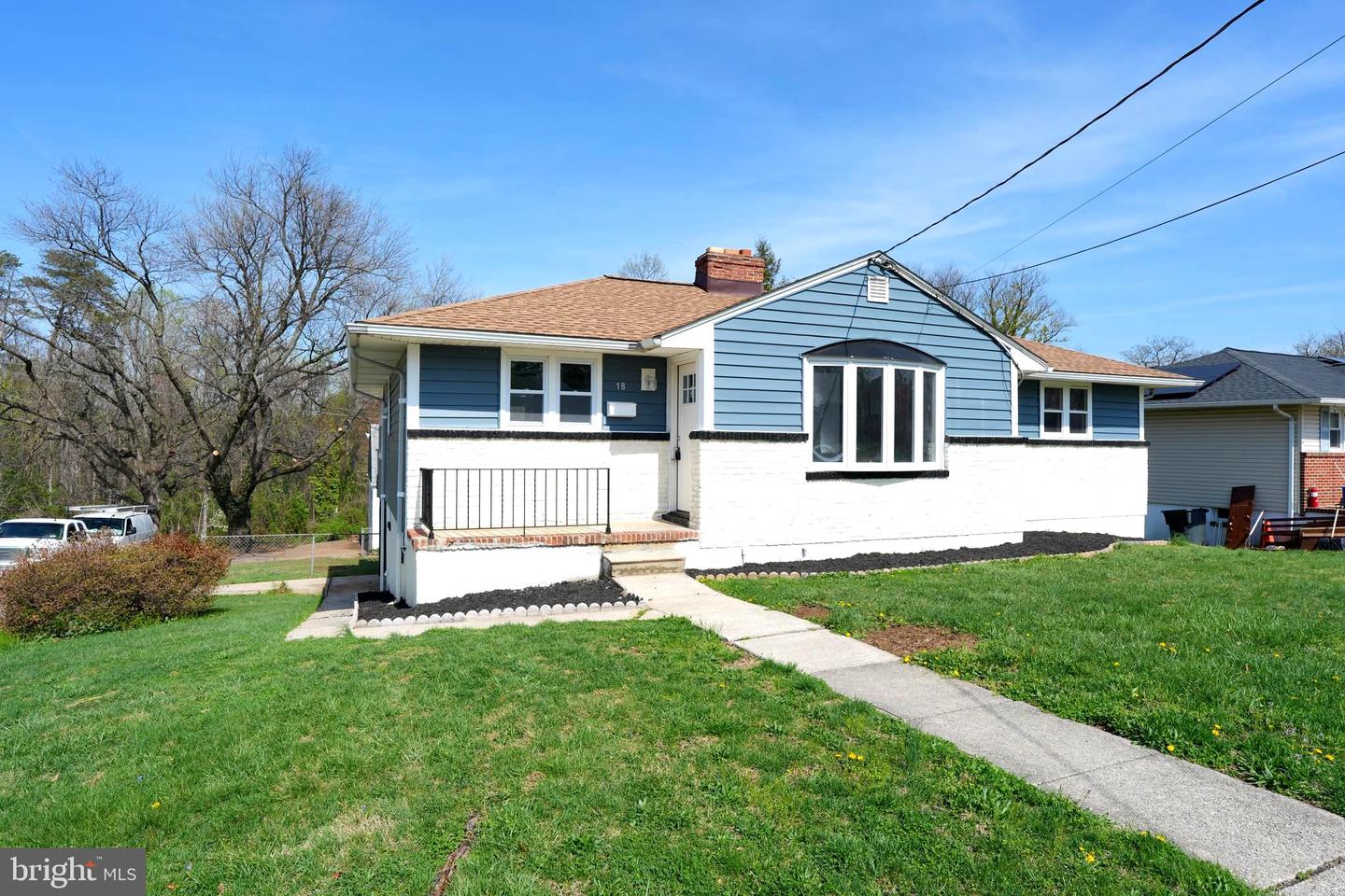 18 Magnolia Ave Property Photo 1