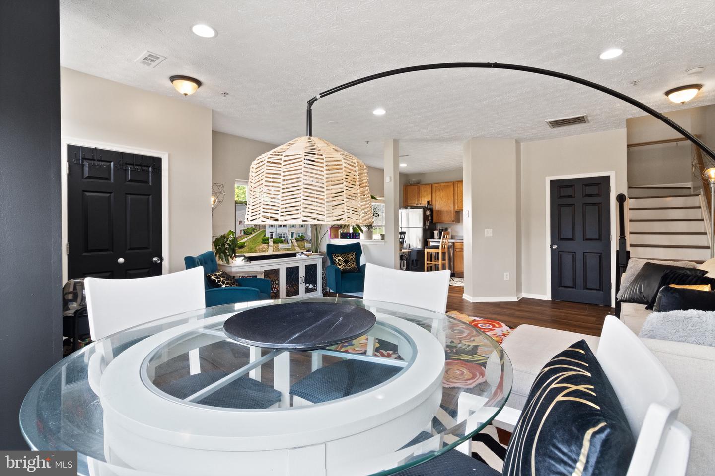8049 Brookstone Ct Property Photo 5