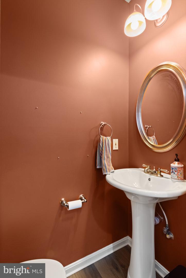 8049 Brookstone Ct Property Photo 10