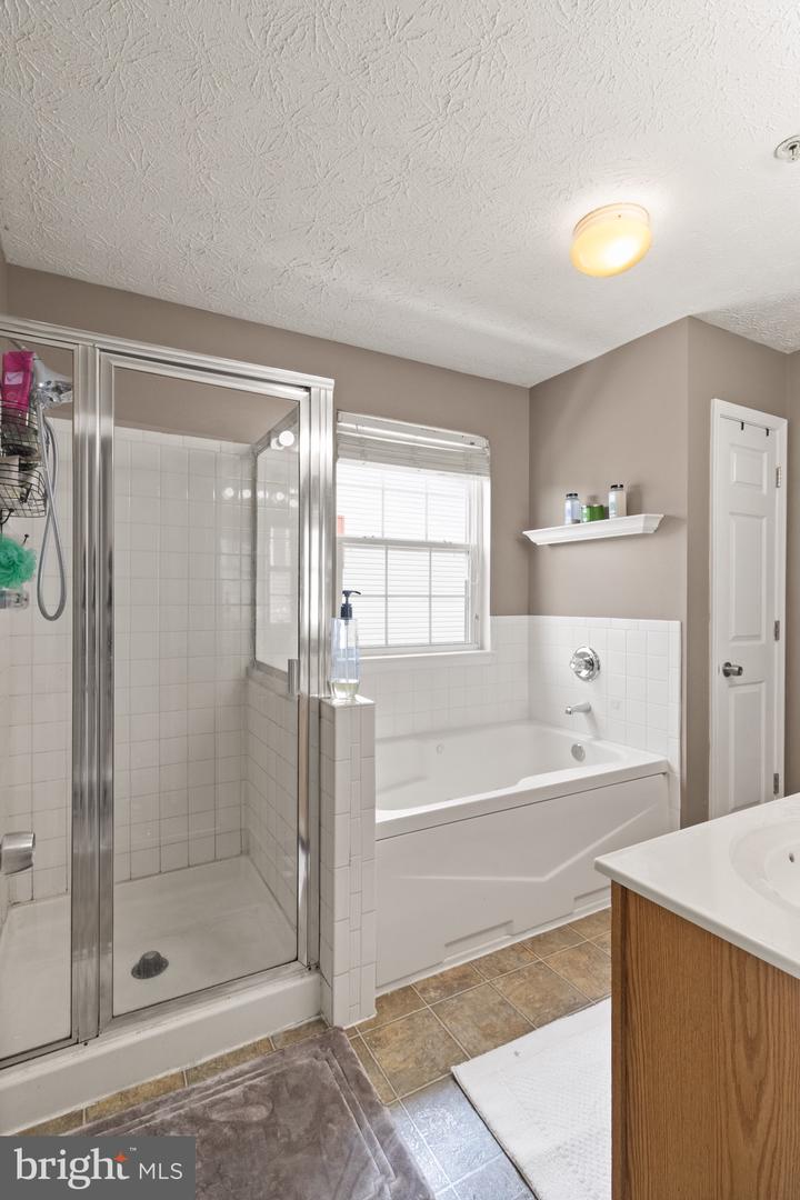 8049 Brookstone Ct Property Photo 26