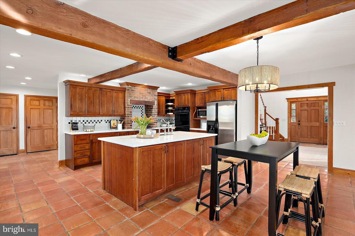 1118 Gumbottom Rd Property Photo 8