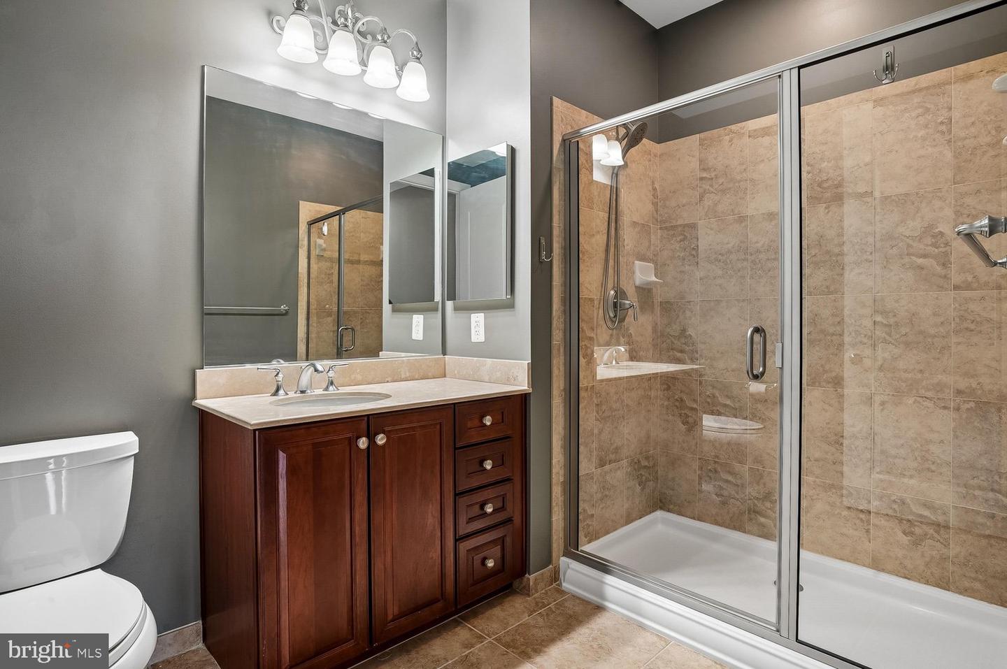 1915 Towne Centre Blvd #915 Property Photo 12