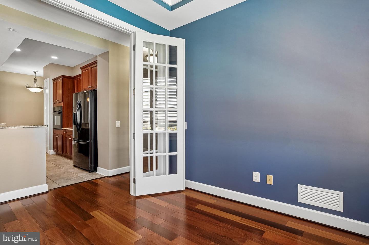 1915 Towne Centre Blvd #915 Property Photo 15
