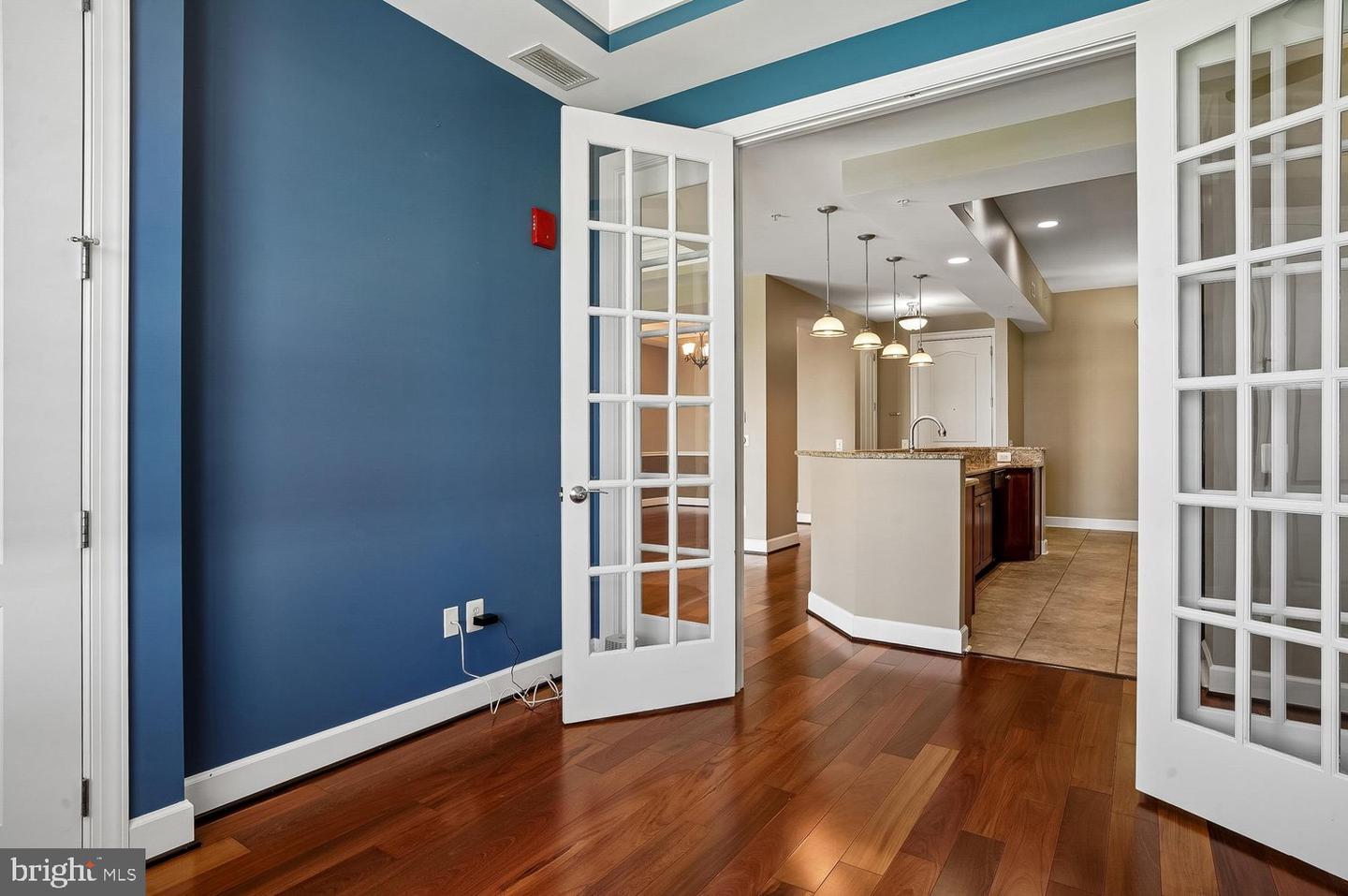 1915 Towne Centre Blvd #915 Property Photo 16