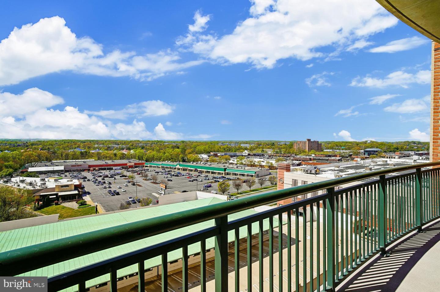 1915 Towne Centre Blvd #915 Property Photo 18