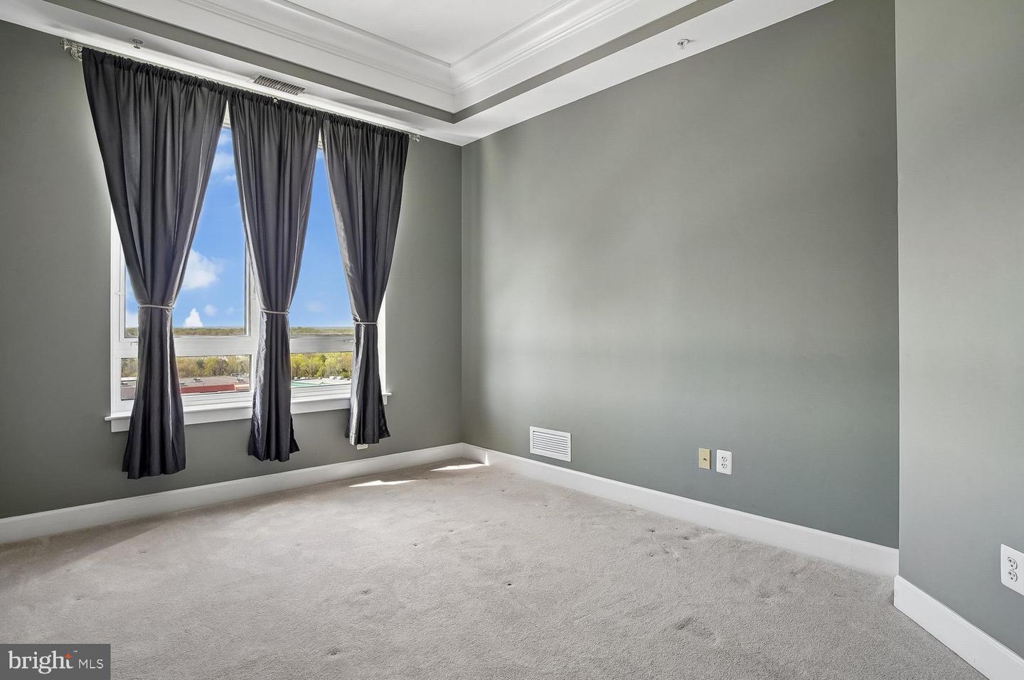 1915 Towne Centre Blvd #915 Property Photo 19