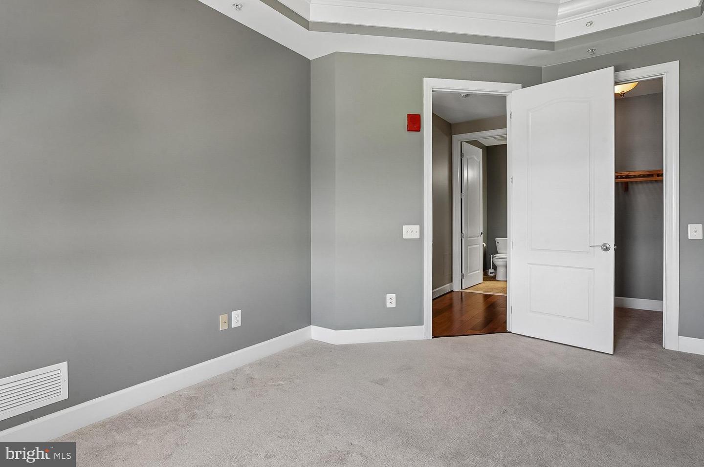 1915 Towne Centre Blvd #915 Property Photo 20